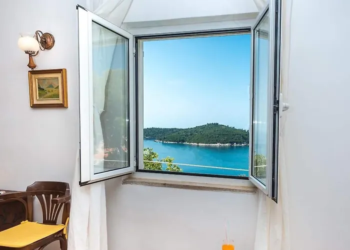 아파트 Stella Mia With A Sea View *